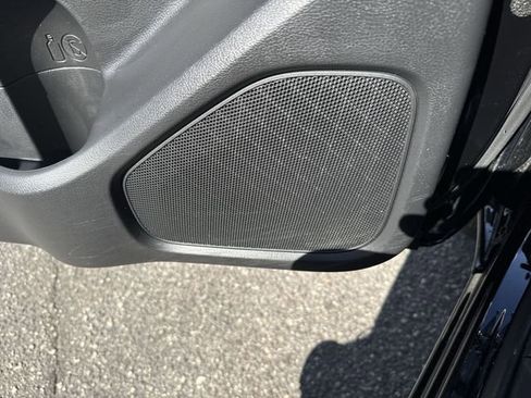 Used 2023 Nissan Frontier SV w/ SV Convenience Package image 26