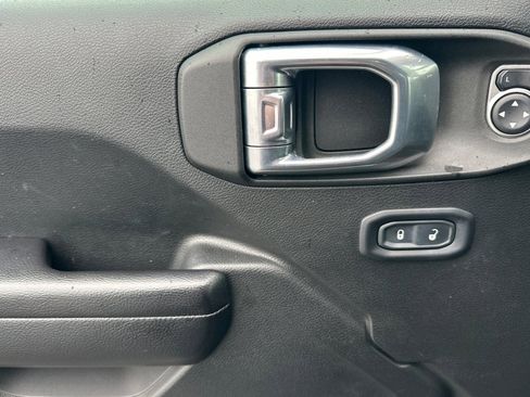 Used 2021 Jeep Wrangler Unlimited Rubicon image 10