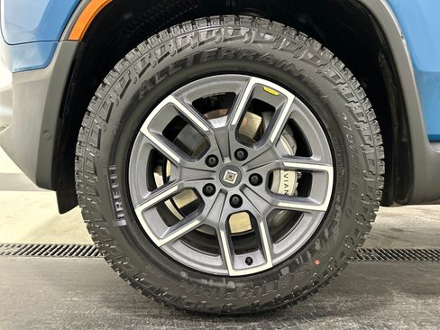 Used 2023 Rivian R1S Adventure AWD/4WD image 9