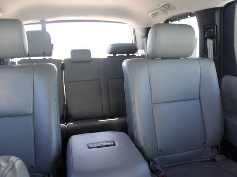 Used 2020 Toyota Sequoia Platinum AWD/4WD image 28