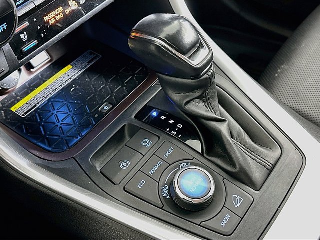 Used 2020 Toyota RAV4 Limited AWD/4WD image 21