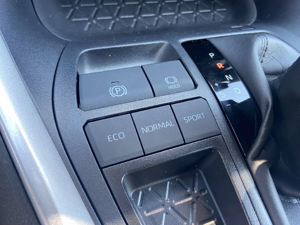 Used 2025 Toyota RAV4 LE FWD image 25