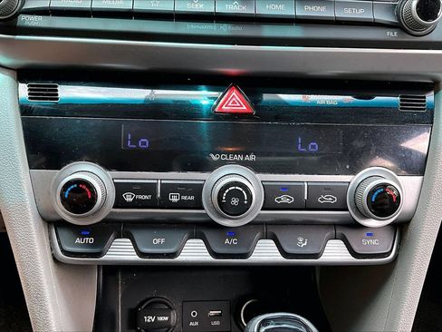 Used 2020 Hyundai Elantra SEL FWD image 24