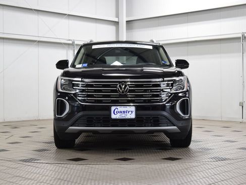 Used 2025 Volkswagen Atlas SEL AWD/4WD image 2