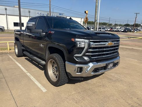 Used 2024 Chevrolet Silverado 2500 LTZ w/ LTZ Premium Texas Edition AWD/4WD image 15