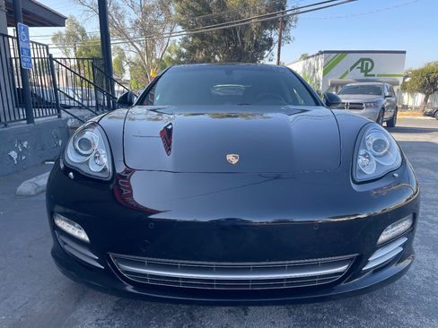 Used 2013 Porsche Panamera Platinum Edition image 2