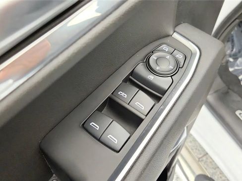 Used 2023 Chevrolet Silverado 1500 LT image 30