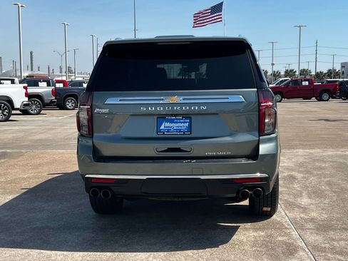 Used 2023 Chevrolet Suburban Premier image 12