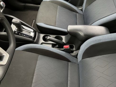 Used 2025 Nissan Versa SV image 32