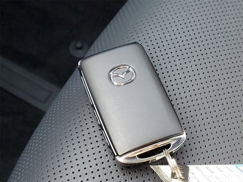 Used 2025 MAZDA CX-70 Plug-In Hybrid w/ Premium Plus image 34