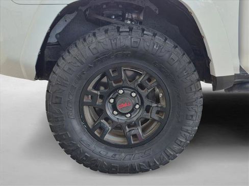 Used 2018 Toyota 4Runner TRD Off-Road Premium AWD/4WD image 23