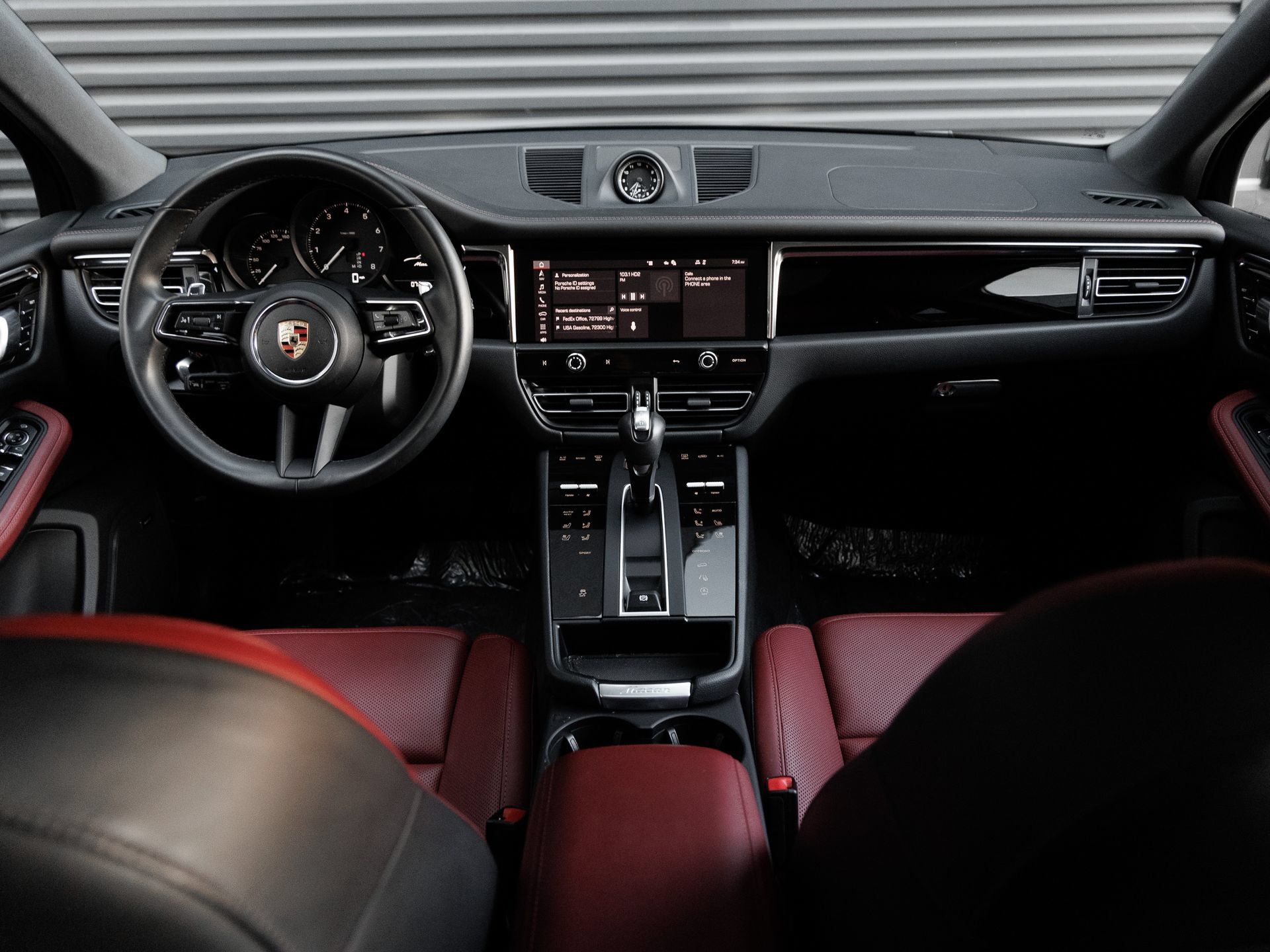 Certified 2026 Porsche Macan AWD/4WD image 16
