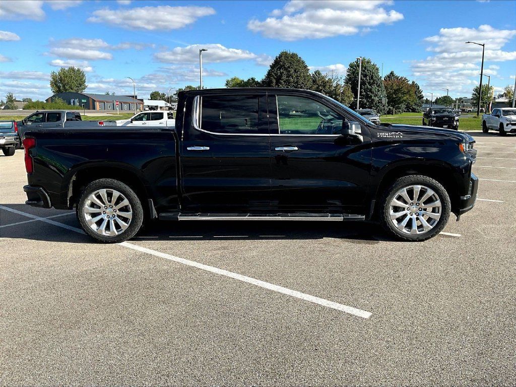 Used 2019 Chevrolet Silverado 1500 High Country w/ Technology Package AWD/4WD image 4