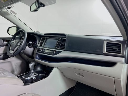 Certified 2015 Toyota Highlander XLE image 26