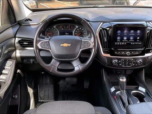 Used 2020 Chevrolet Traverse LT image 7