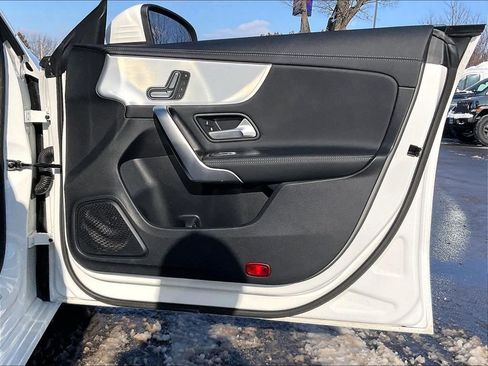 Used 2025 Mercedes-Benz CLA 250 4MATIC image 11