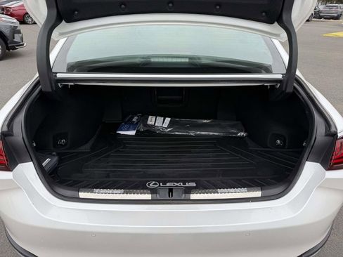 Used 2025 Lexus ES 300h w/ Premium Package image 29