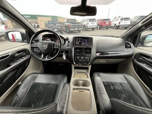 Used 2018 Dodge Grand Caravan SXT image 45