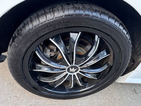 Used 2017 Mercedes-Benz E 400 4MATIC Coupe w/ Premium 2 Package image 25
