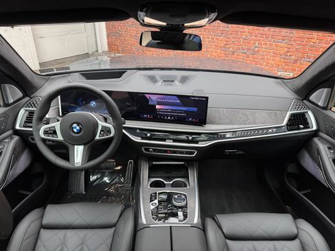 New 2027 BMW X7 xDrive40i w/ Executive Package AWD/4WD image 14