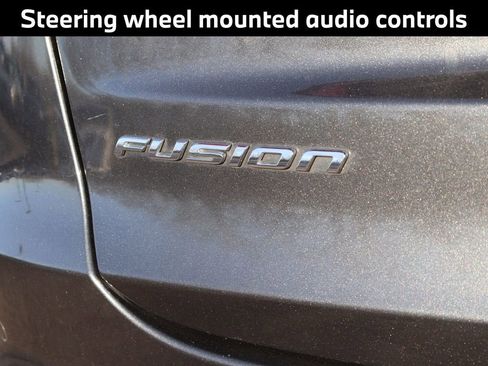 Used 2020 Ford Fusion SE image 9