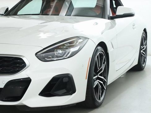 Certified 2023 BMW Z4 sDrive30i w/ Premium Package RWD image 5