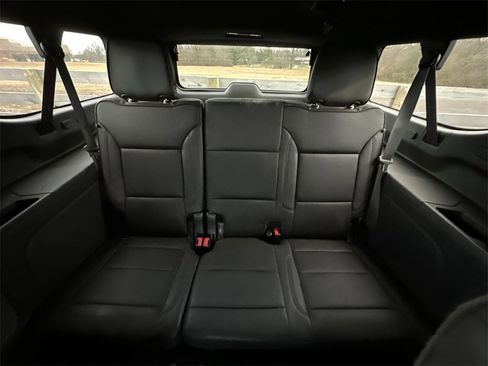 Used 2024 Chevrolet Suburban High Country image 23