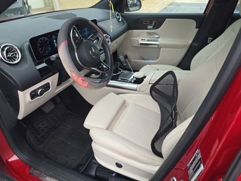 Used 2021 Mercedes-Benz GLA 250 4MATIC image 7