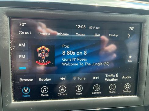 Used 2019 Chrysler Pacifica Touring Plus w/ Cold Weather Group FWD image 34