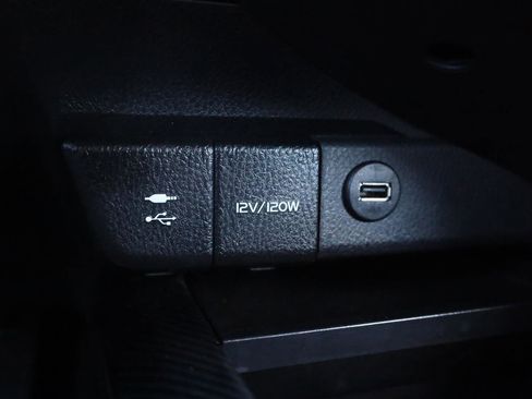 Used 2018 Toyota Camry SE FWD image 38