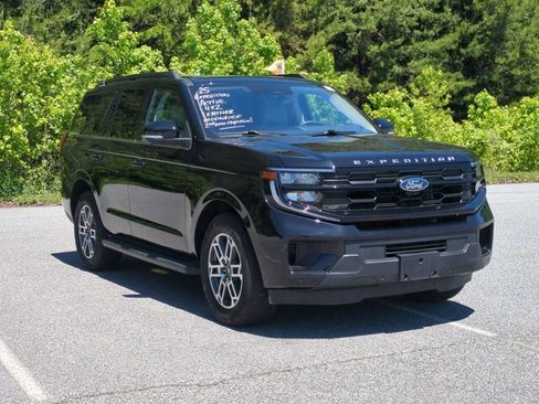 Certified 2025 Ford Expedition Active RWD image 1