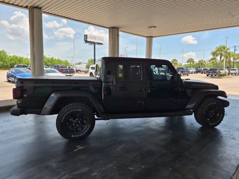 Used 2025 Jeep Gladiator Sport AWD/4WD image 4