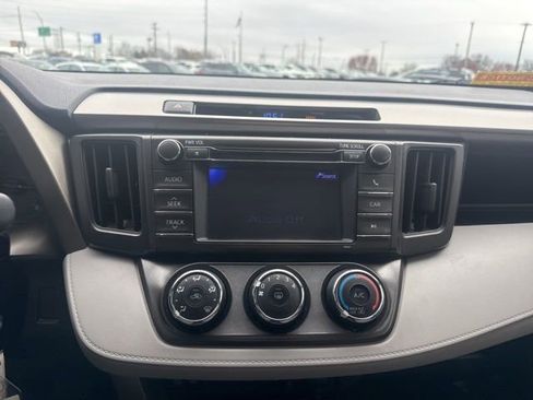 Used 2013 Toyota RAV4 LE image 16