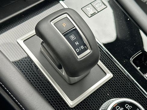 New 2025 Mitsubishi Outlander SEL image 21