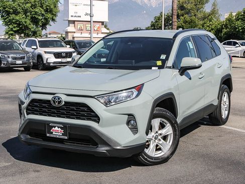 Used 2021 Toyota RAV4 XLE w/ Carpet Mat Package (TMS) FWD image 1