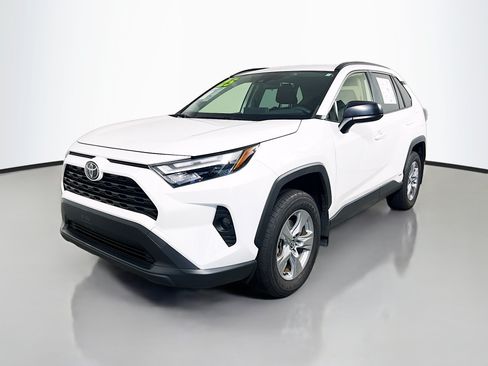 Used 2025 Toyota RAV4 LE AWD/4WD image 10