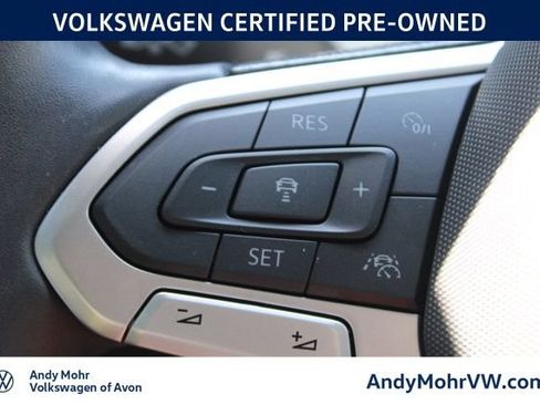 Used 2025 Volkswagen Taos SE w/ Panoramic Sunroof Package AWD/4WD image 31
