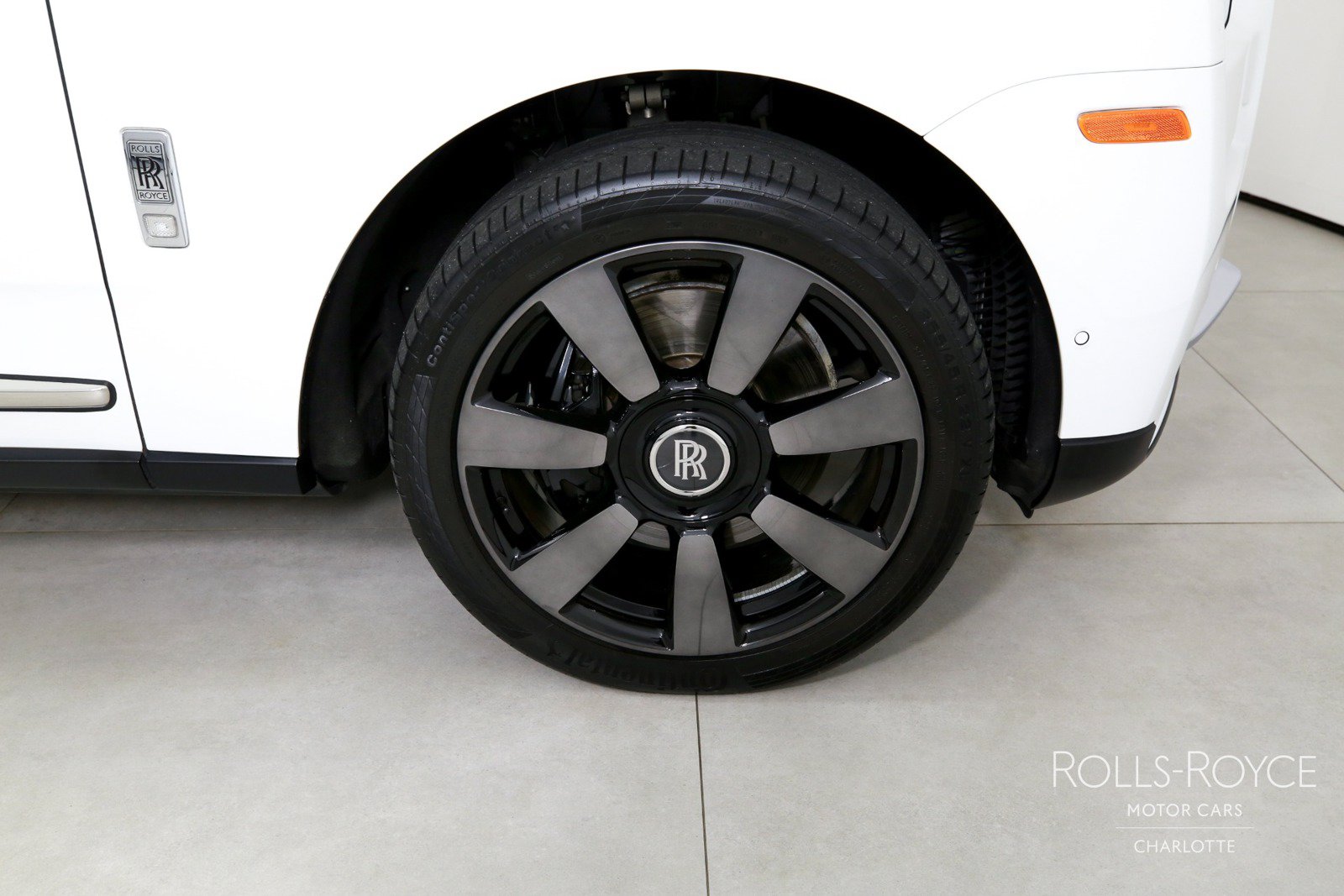 Used 2024 Rolls-Royce Cullinan AWD/4WD image 42