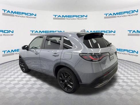 Used 2024 Honda HR-V Sport image 3