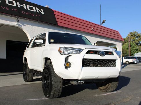 Used 2018 Toyota 4Runner SR5 image 39