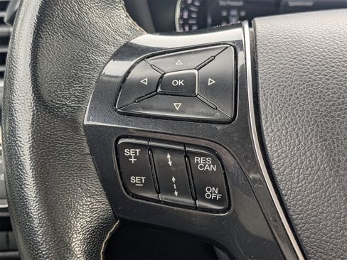 Used 2019 Ford Explorer Platinum image 34