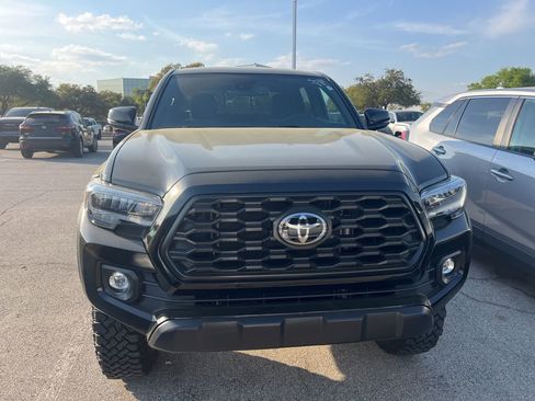 Used 2023 Toyota Tacoma TRD Off-Road image 2