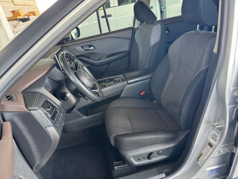 Used 2023 Nissan Rogue SV AWD/4WD image 9
