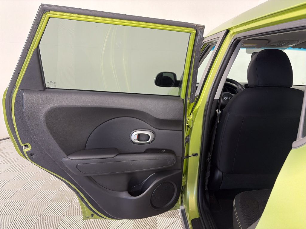 Used 2014 Kia Soul + FWD image 12