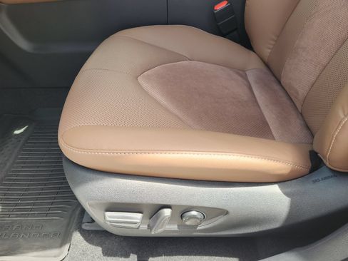 Used 2026 Toyota Grand Highlander AWD Hybrid image 27