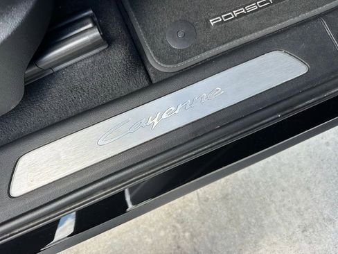Used 2024 Porsche Cayenne image 38
