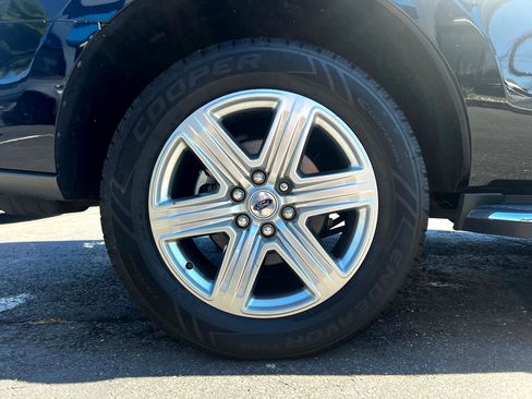 Used 2021 Ford Expedition XLT image 33