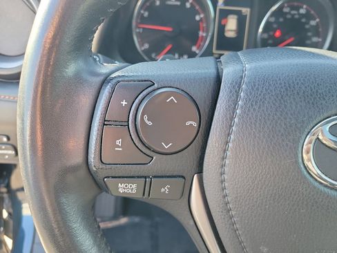 Used 2018 Toyota RAV4 SE w/ Power Extra Value Package image 30