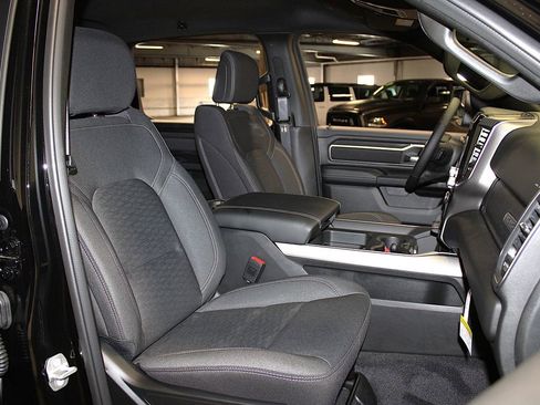 New 2026 RAM 1500 4x4 Crew Cab image 30