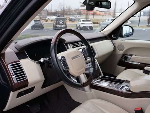 Used 2013 Land Rover Range Rover HSE image 18